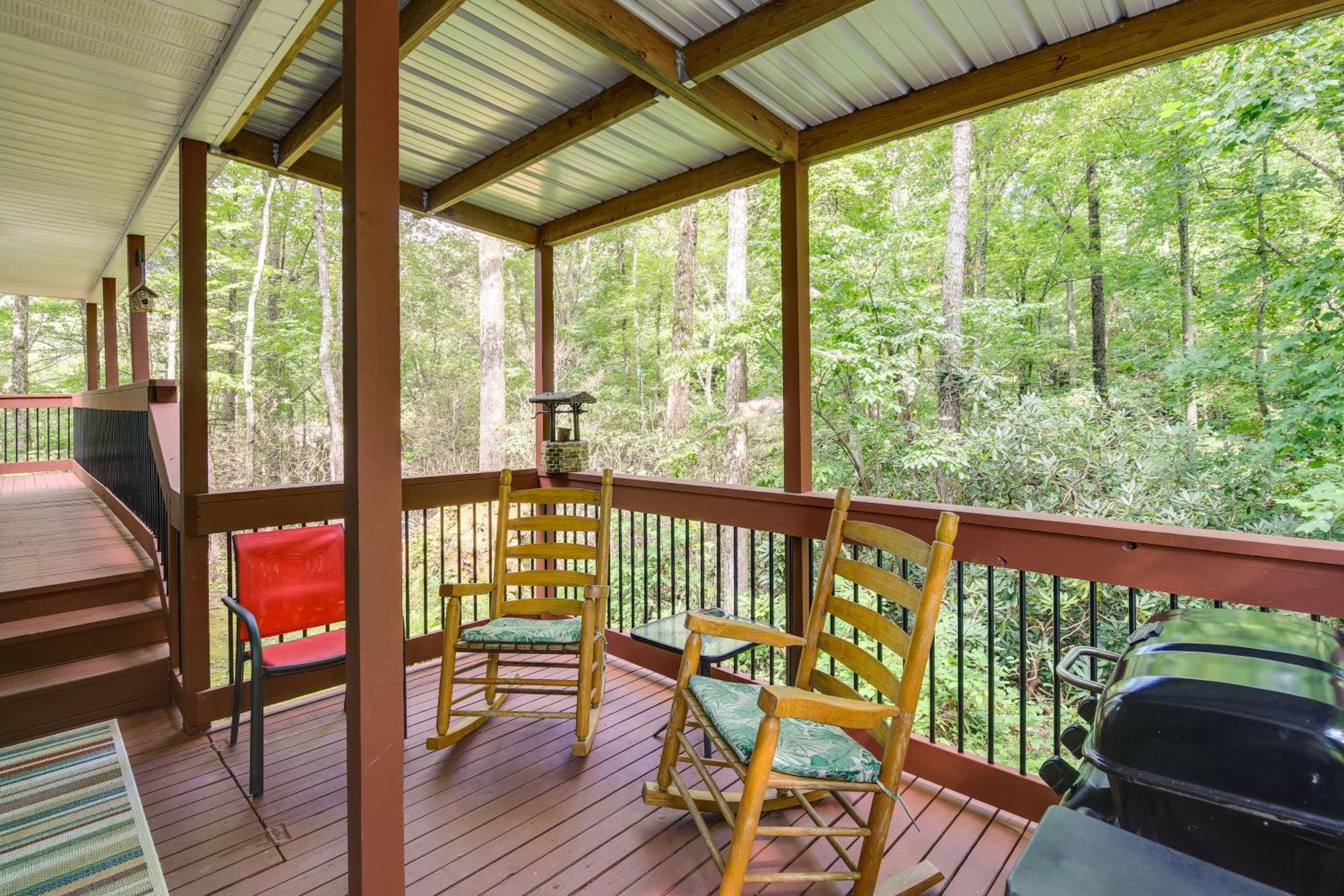 Quaint Smoky Mountain Cabin - 4 Mi To Gatlinburg! Exterior photo