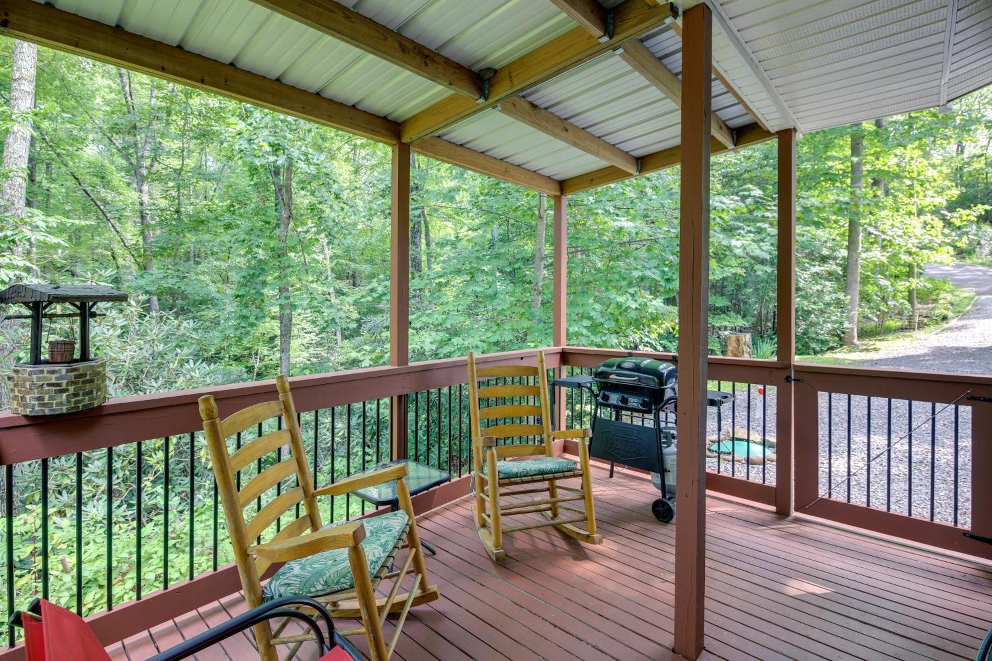 Quaint Smoky Mountain Cabin - 4 Mi To Gatlinburg! Exterior photo